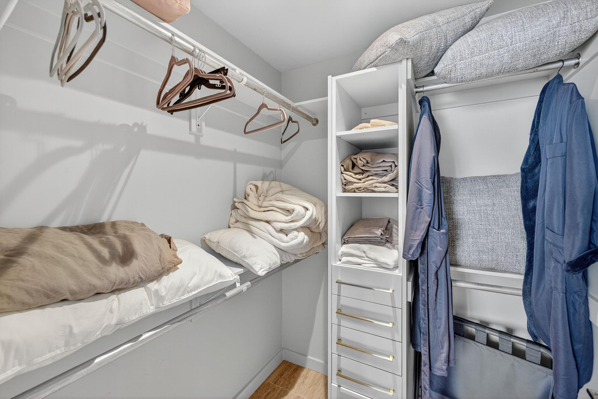 Four Seasons - Residential Lease