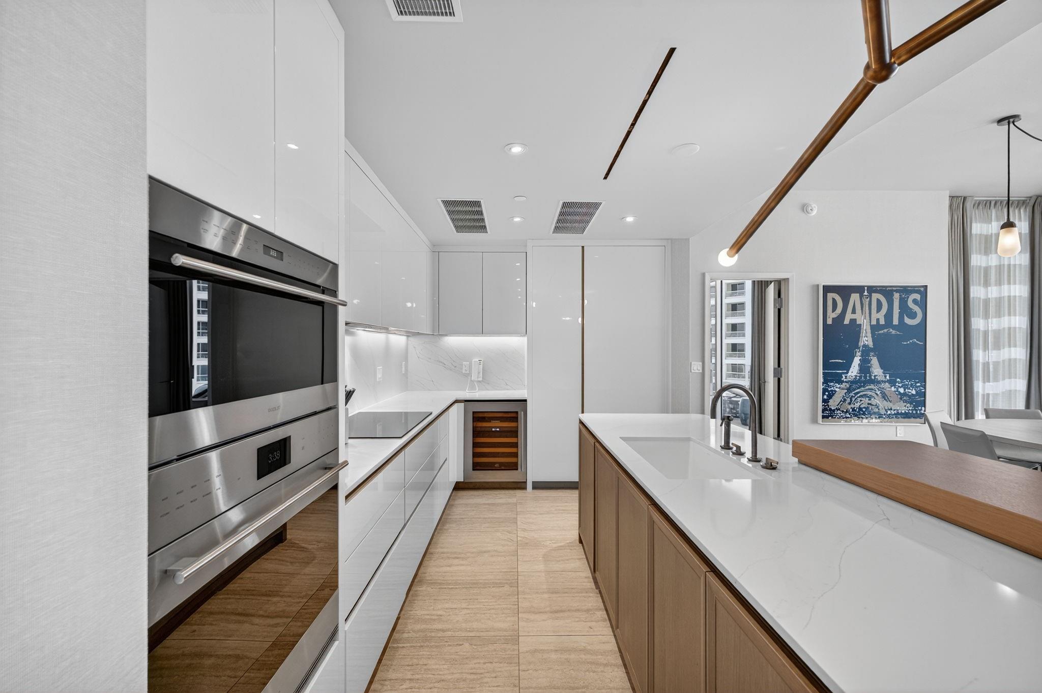 Four Seasons - Residential Lease