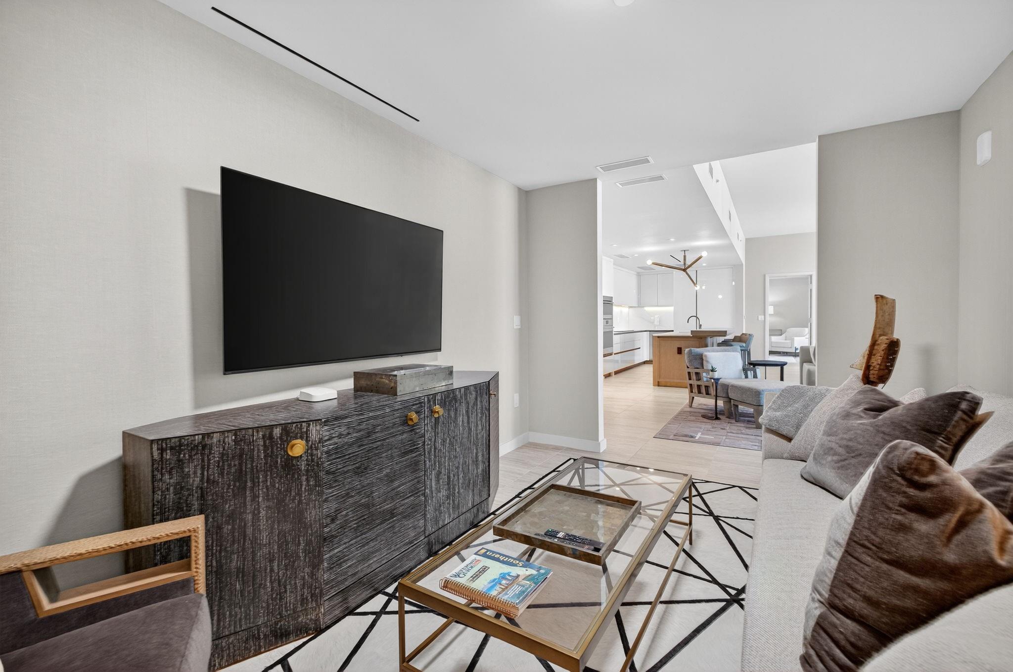 Four Seasons - Residential Lease