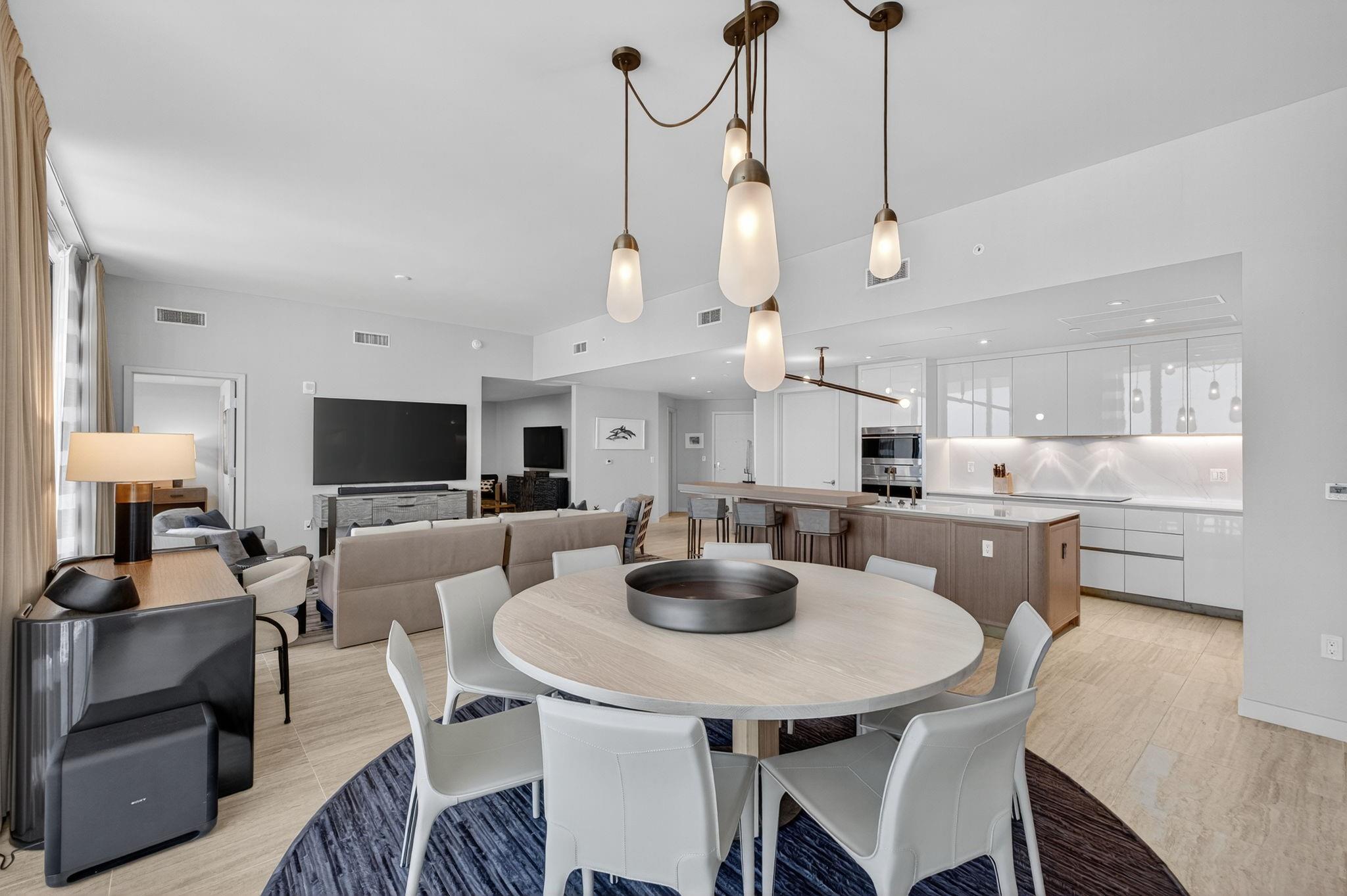 Four Seasons - Residential Lease