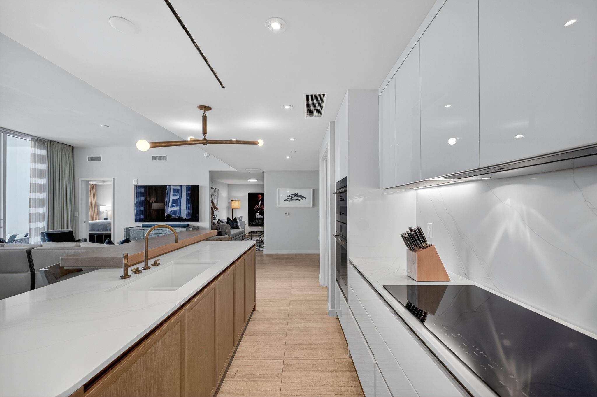 Four Seasons - Residential Lease