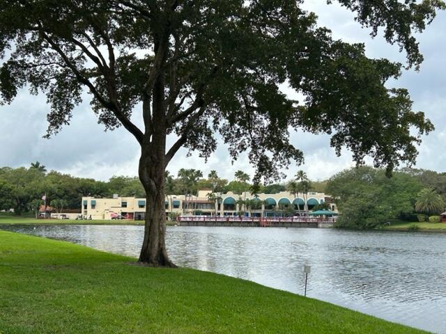 9450 Poinciana Place 301