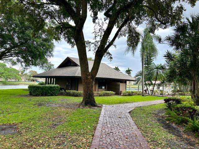 9450 Poinciana Place 301