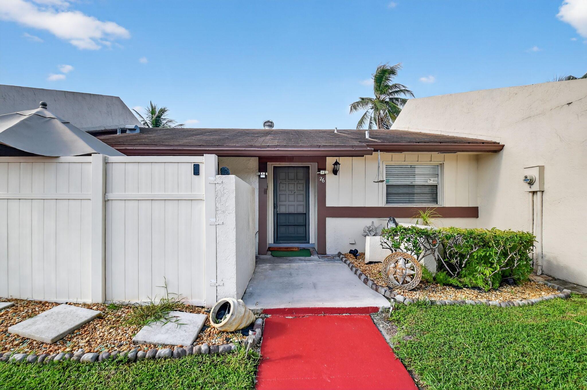 26 Chelsea Lane, Boynton Beach, FL, 33426/$340,000 2 26 Chelsea Lane