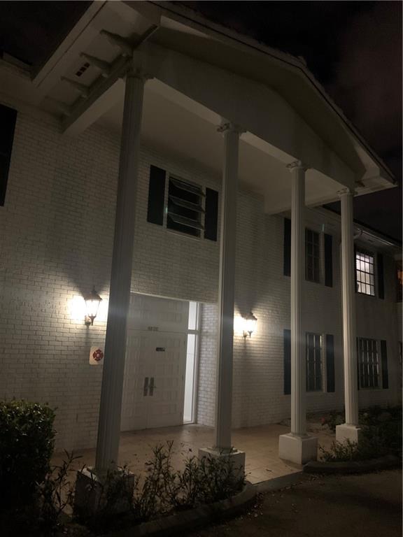 Imperial Point Colonnades - Residential