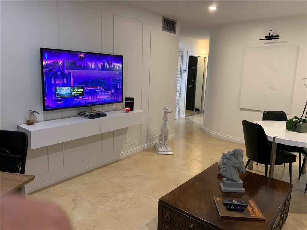 Imperial Point Colonnades - Residential