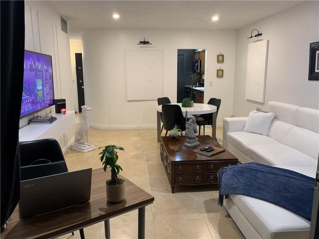 Imperial Point Colonnades - Residential