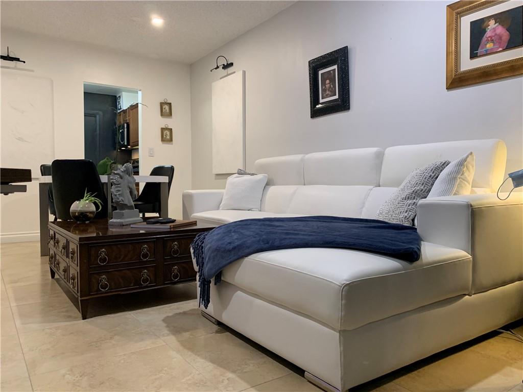 Imperial Point Colonnades - Residential