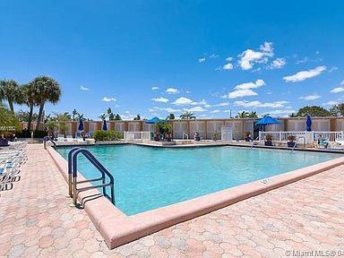 Imperial Point Colonnades - Residential