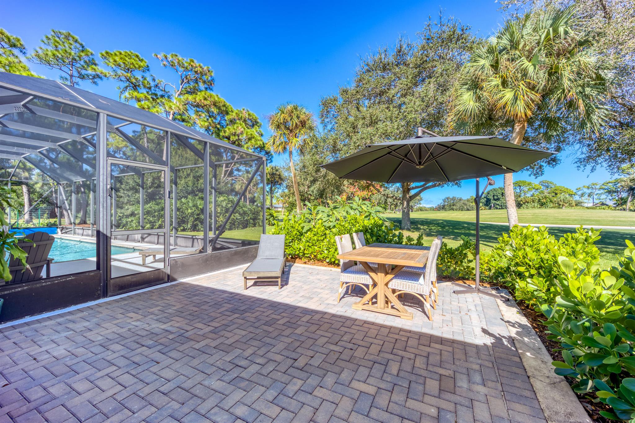 YACHT & COUNTRY CLUB OF S - Residential