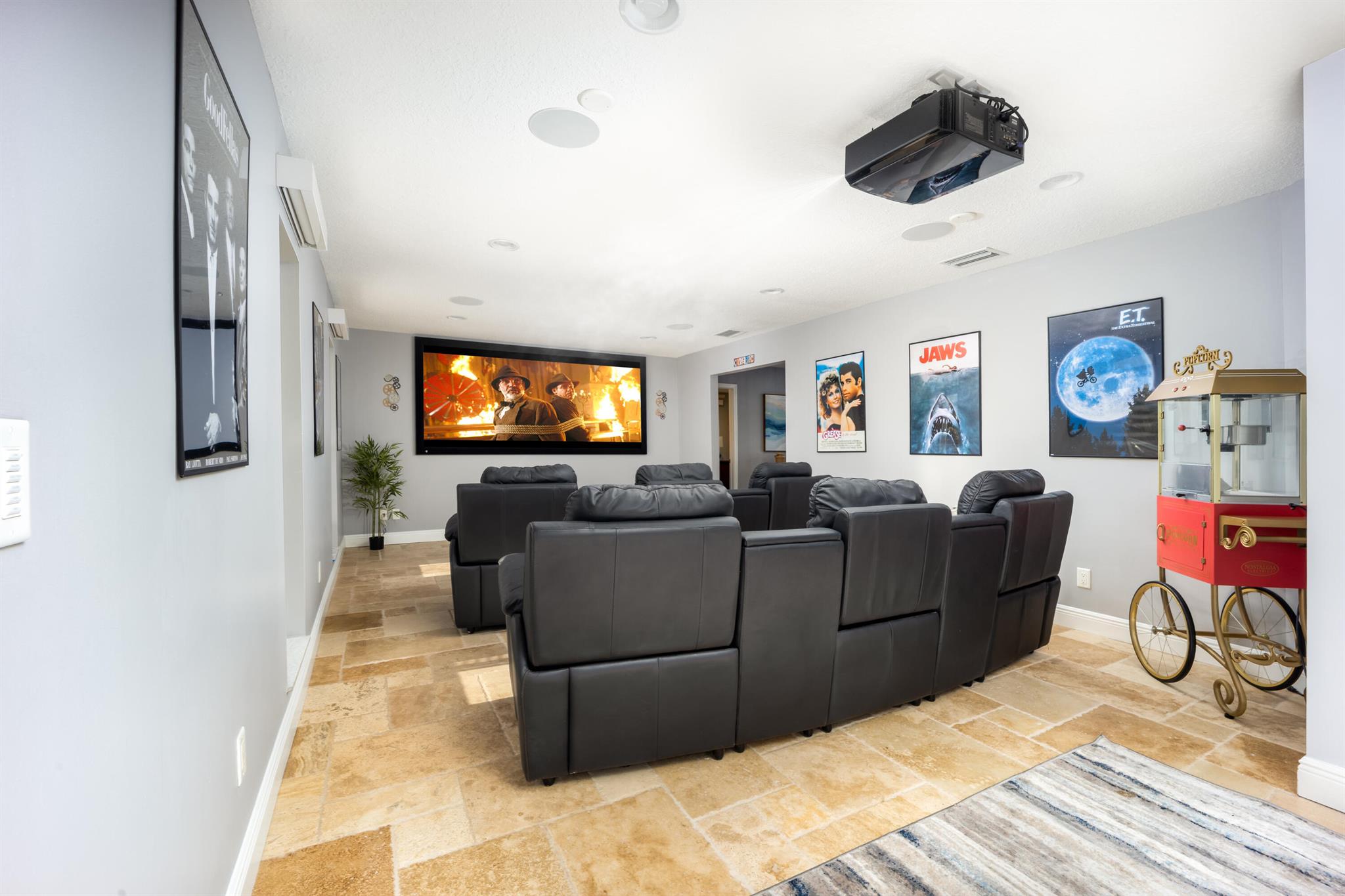 YACHT & COUNTRY CLUB OF S - Residential