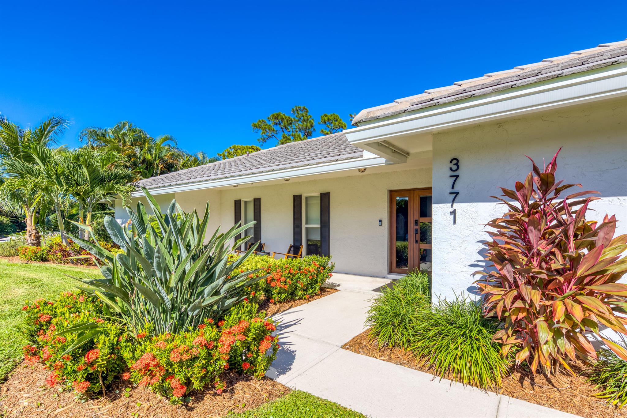 YACHT & COUNTRY CLUB OF S - Residential