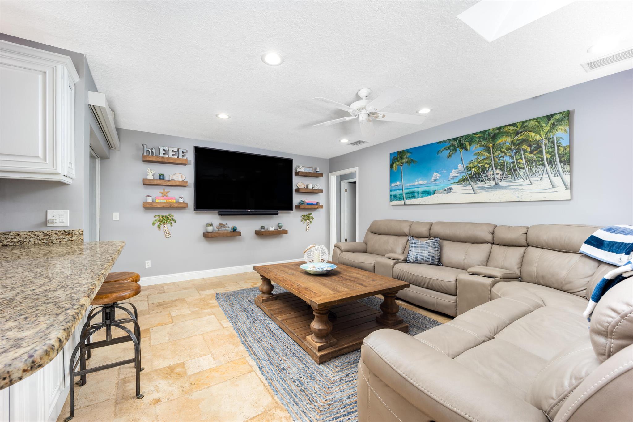 YACHT & COUNTRY CLUB OF S - Residential