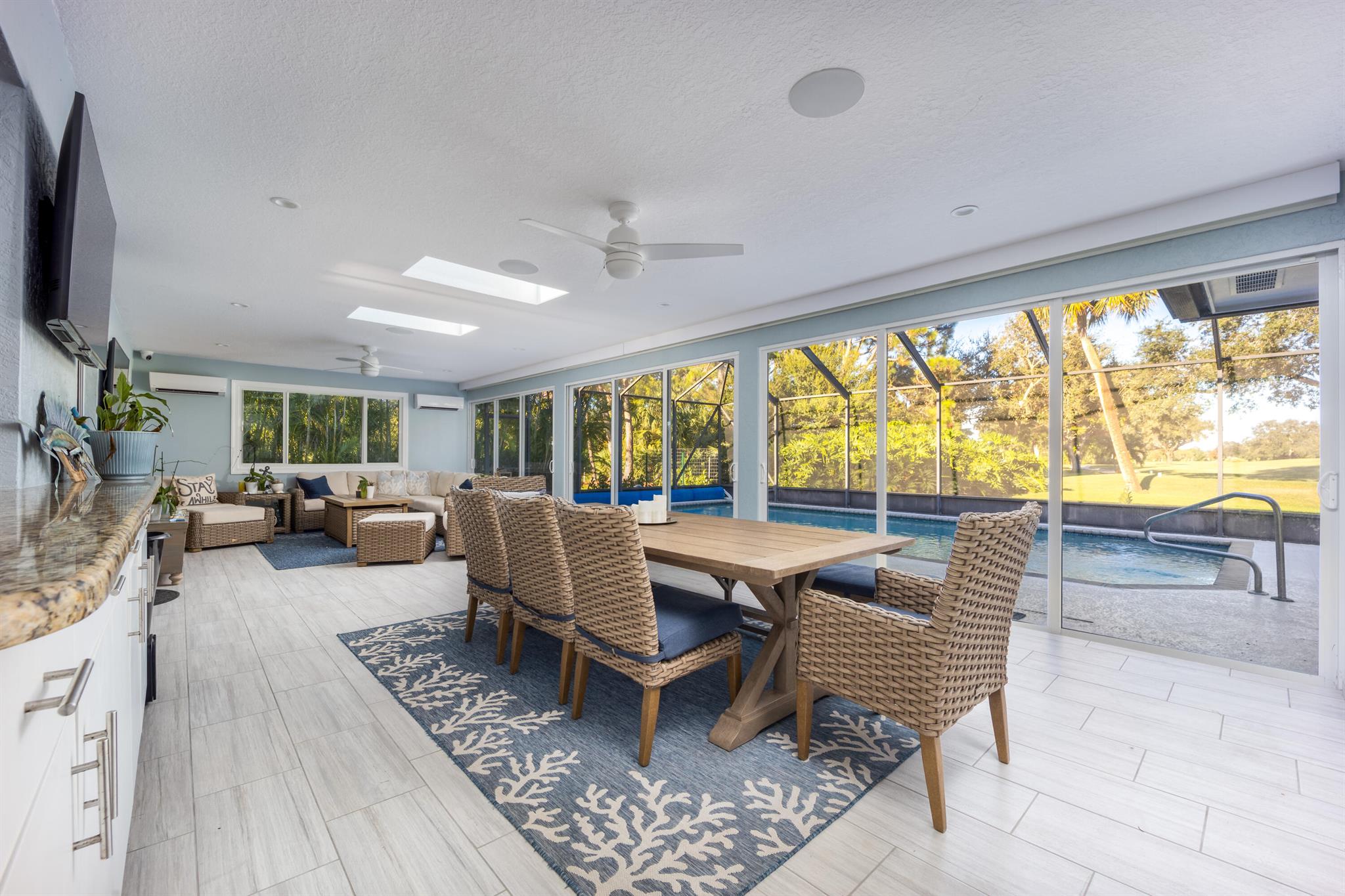 YACHT & COUNTRY CLUB OF S - Residential