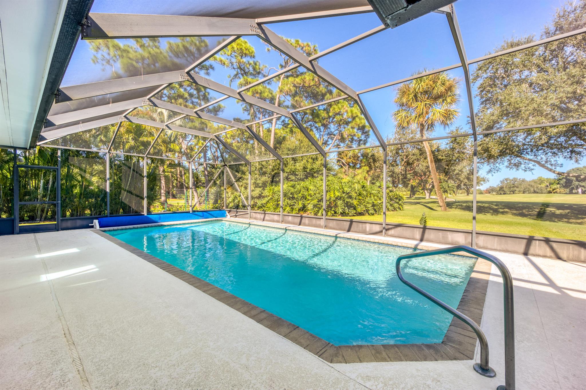 YACHT & COUNTRY CLUB OF S - Residential