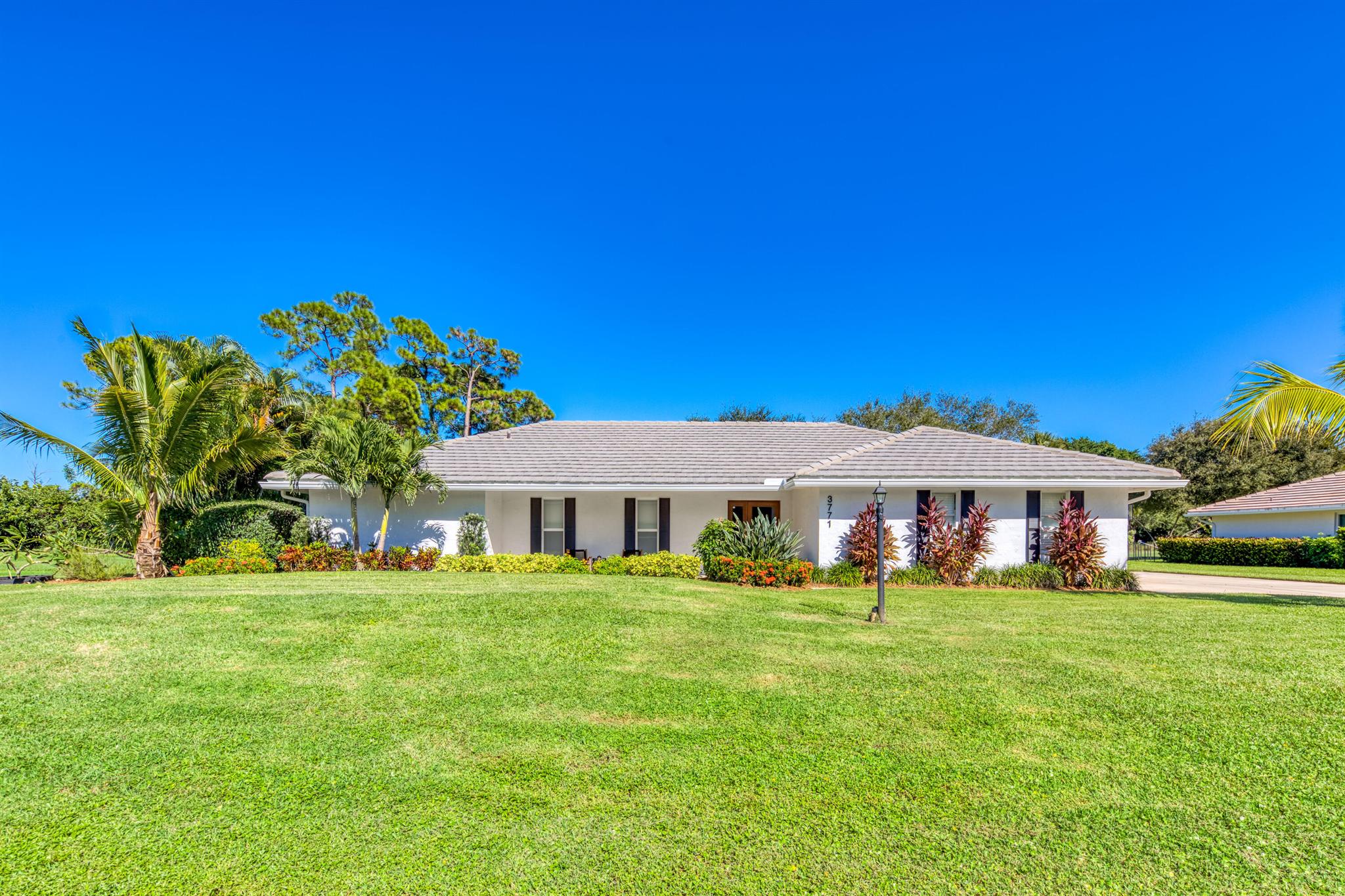 YACHT & COUNTRY CLUB OF S - Residential