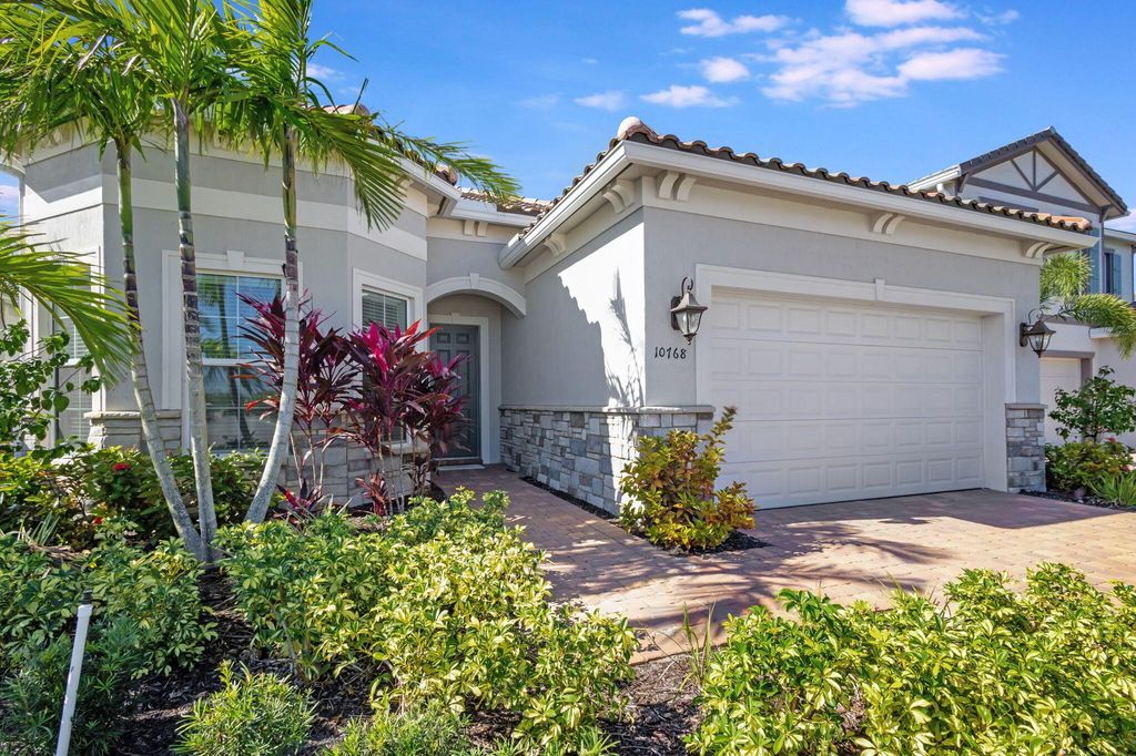 Photo of 10768 Northbrook Circle, Palm Beach Gardens, FL 33412 (MLS # R11042033)