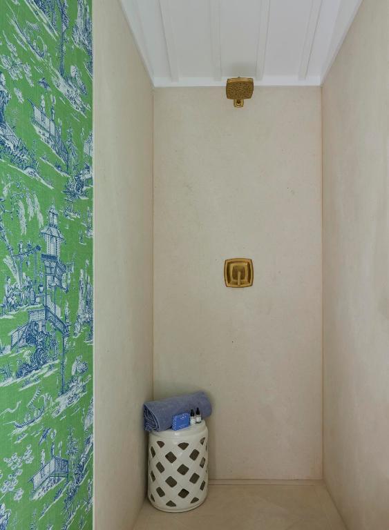 CARLBERG COURT - Residential