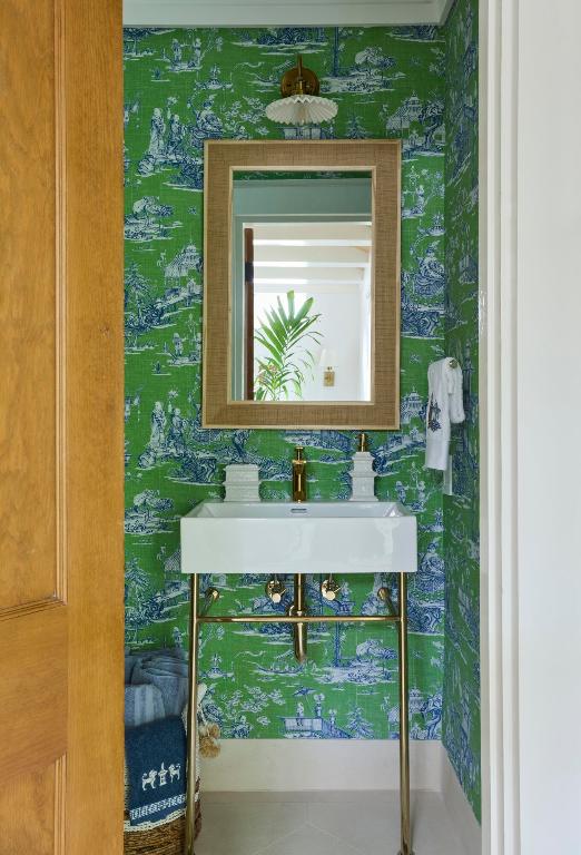 CARLBERG COURT - Residential