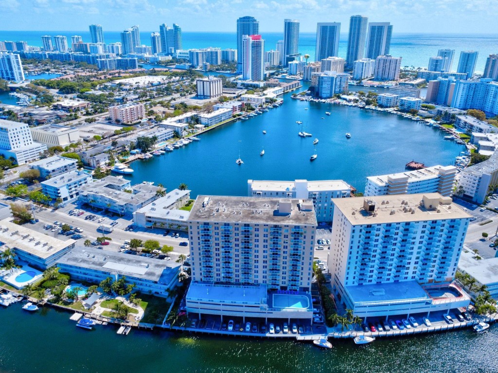 GOLDEN HORN CONDO - Residential