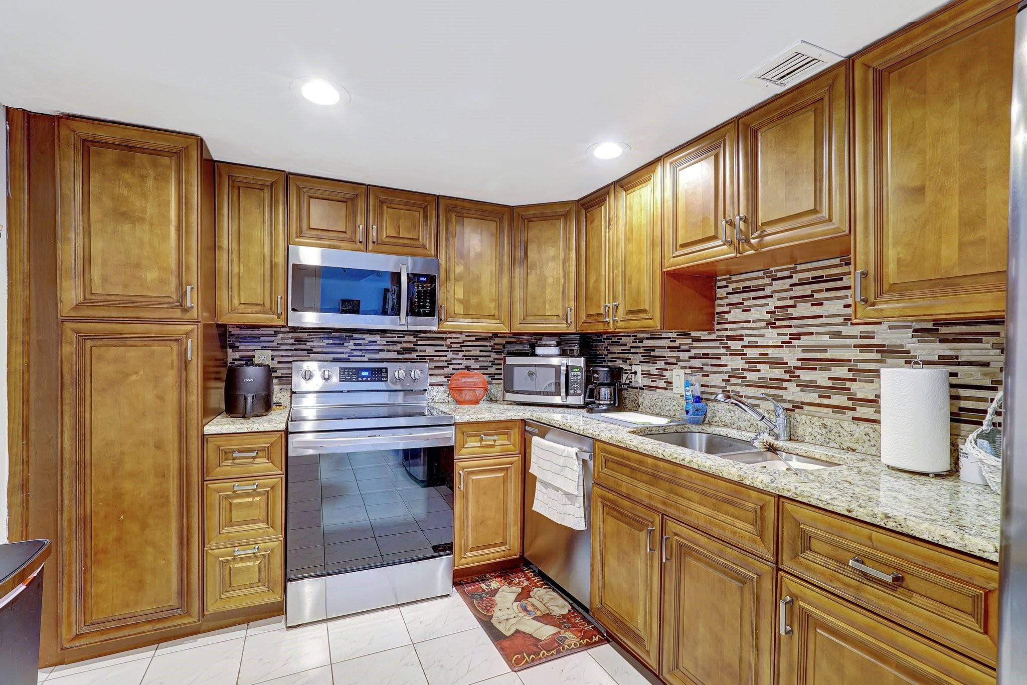 GOLDEN HORN CONDO - Residential