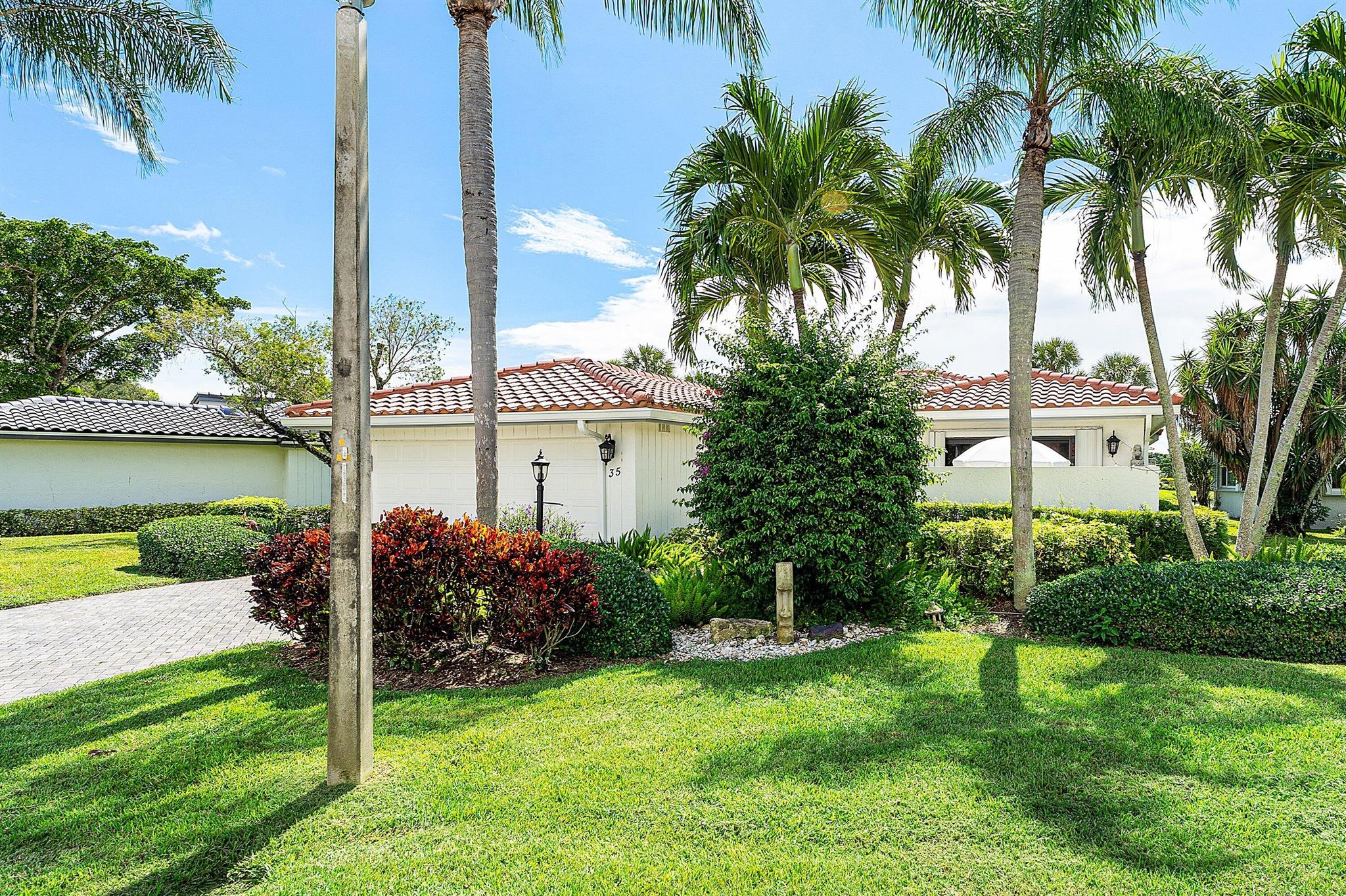 View photos, virtual tours, details... 35 Woods Lane