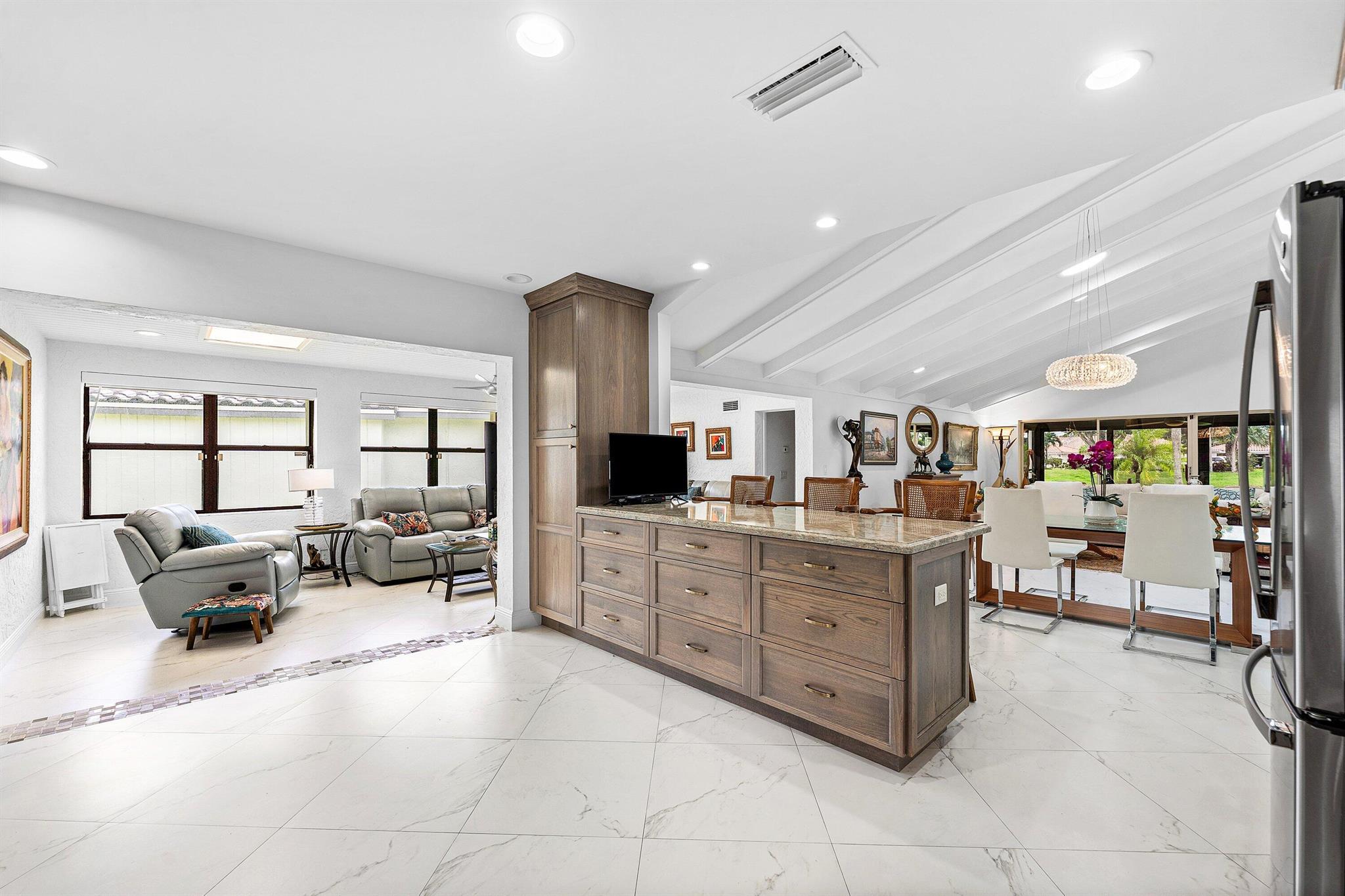 WOODS AT HUNTERS RUN COND - Residential