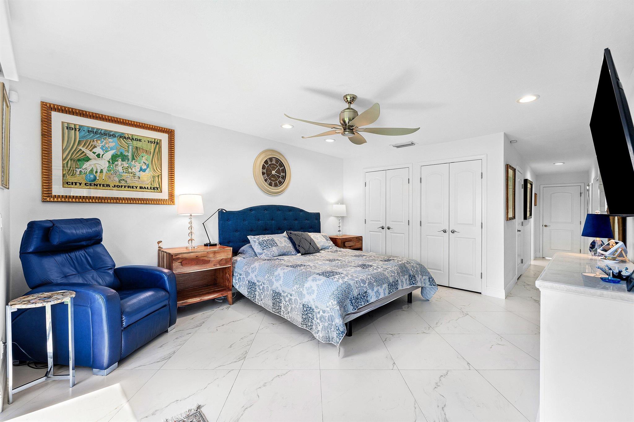 WOODS AT HUNTERS RUN COND - Residential