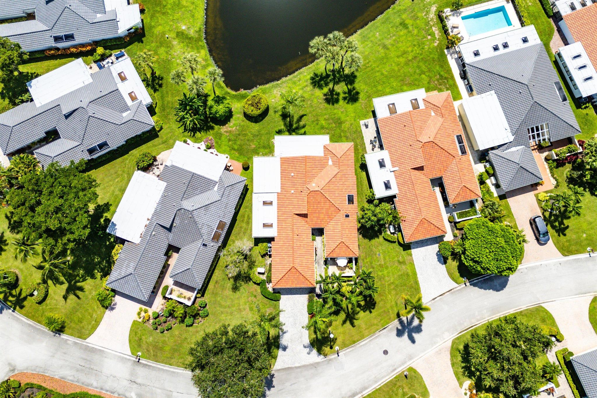 WOODS AT HUNTERS RUN COND - Residential