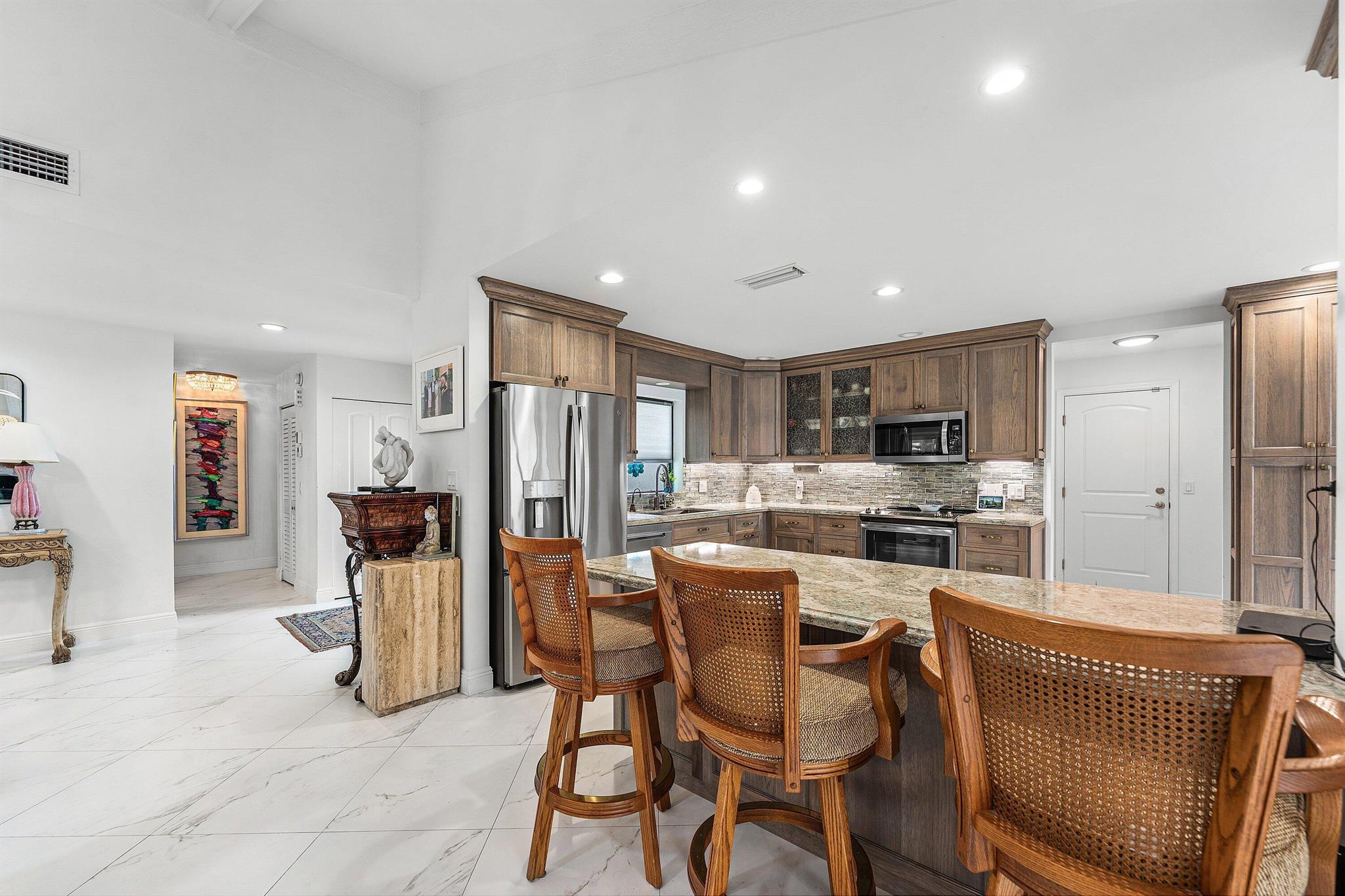 WOODS AT HUNTERS RUN COND - Residential