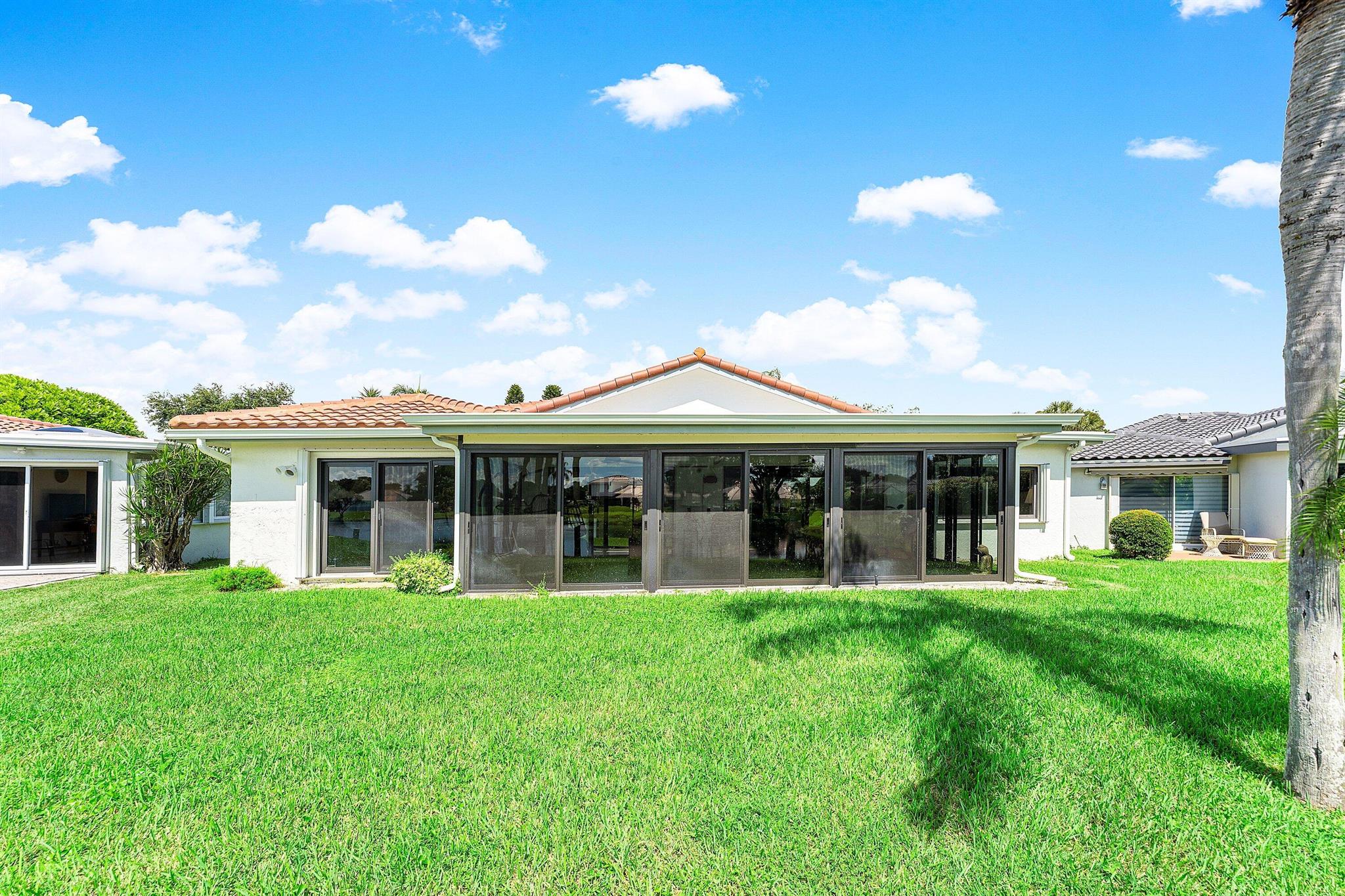 WOODS AT HUNTERS RUN COND - Residential