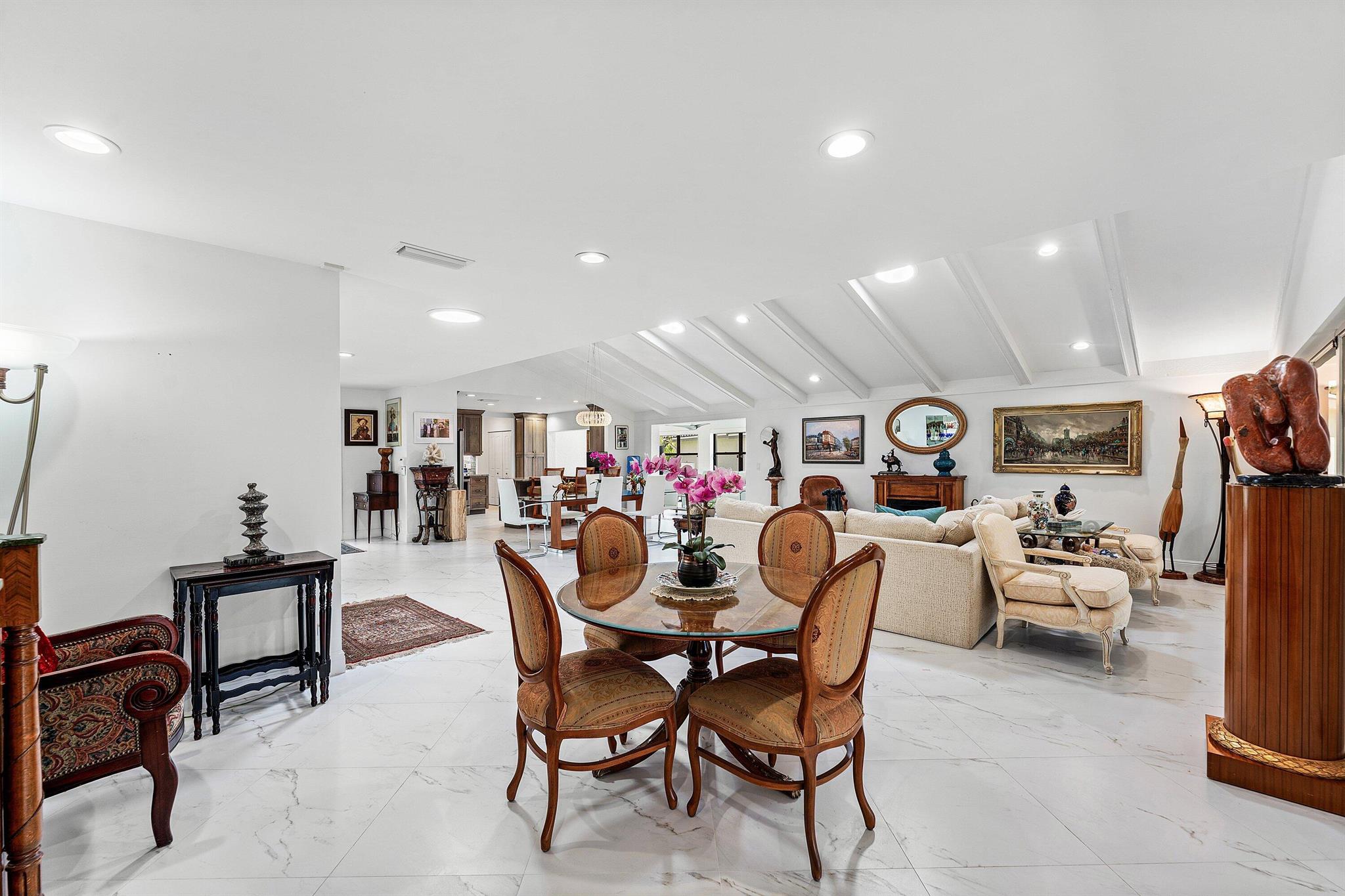 WOODS AT HUNTERS RUN COND - Residential