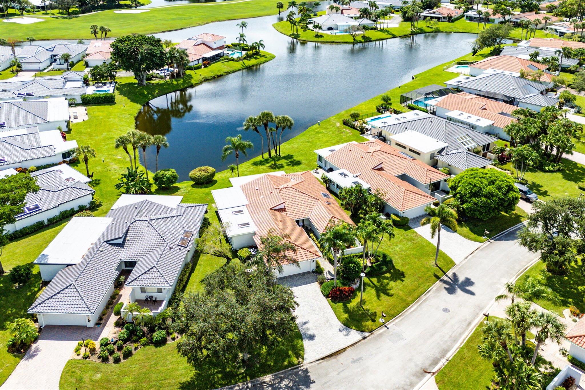 WOODS AT HUNTERS RUN COND - Residential