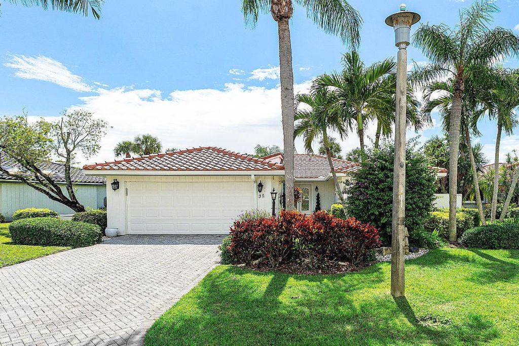 Photo of 35 Woods Lane, Boynton Beach, FL 33436 (MLS # R11132362)