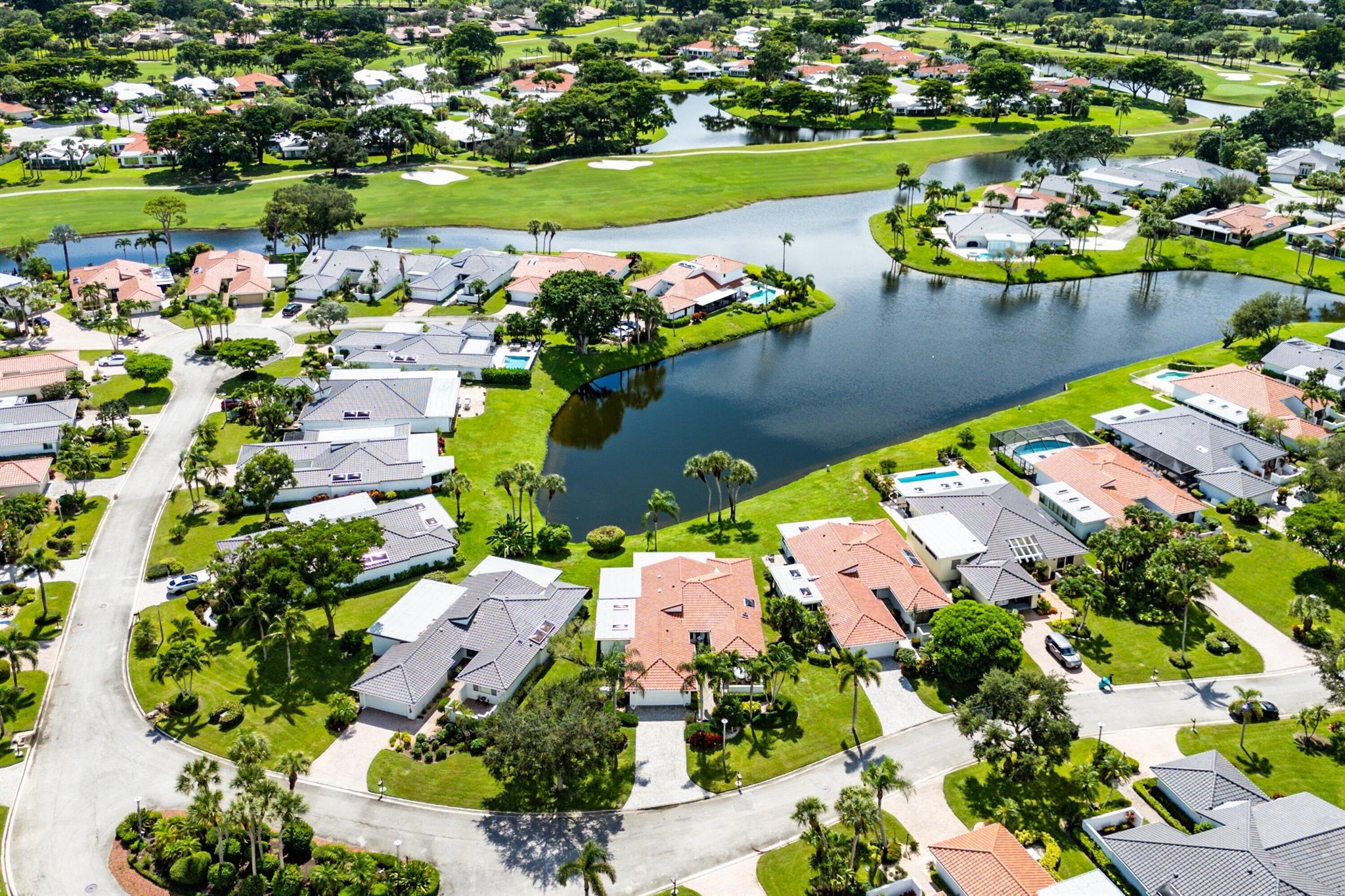 WOODS AT HUNTERS RUN COND - Residential