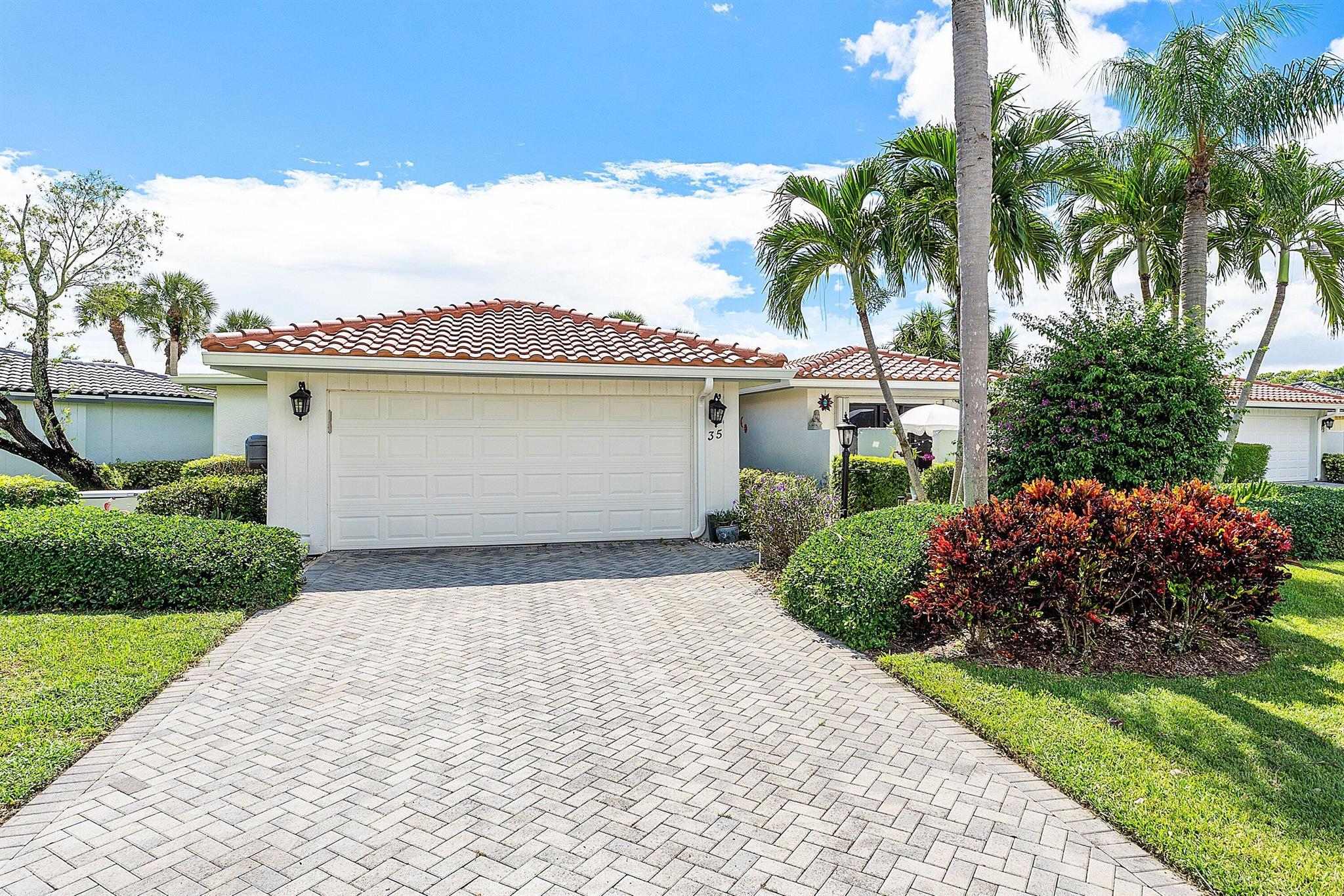 View photos, virtual tours, details... 35 Woods Lane