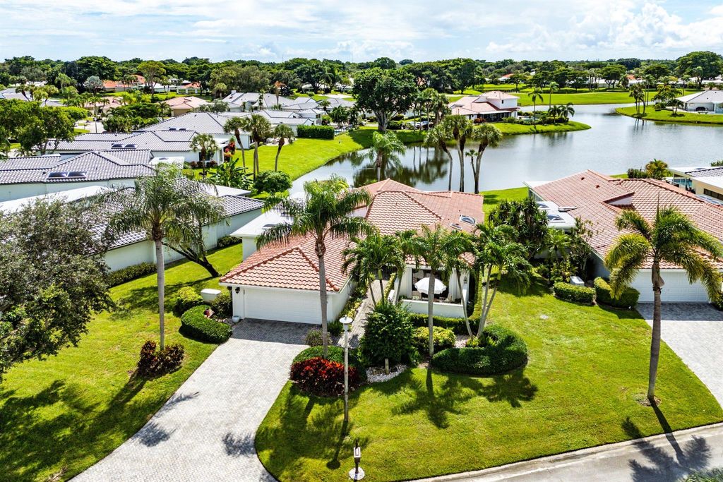 Photo of 35 Woods Lane, Boynton Beach, FL 33436 (MLS # R11132362)