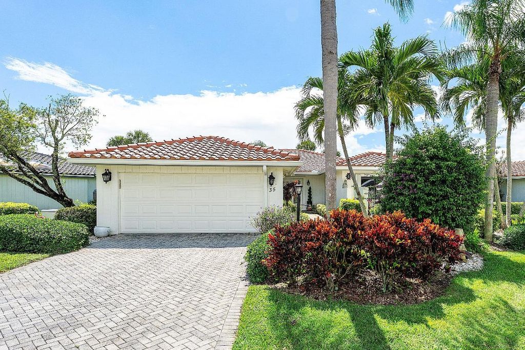 Photo of 35 Woods Lane, Boynton Beach, FL 33436 (MLS # R11132362)