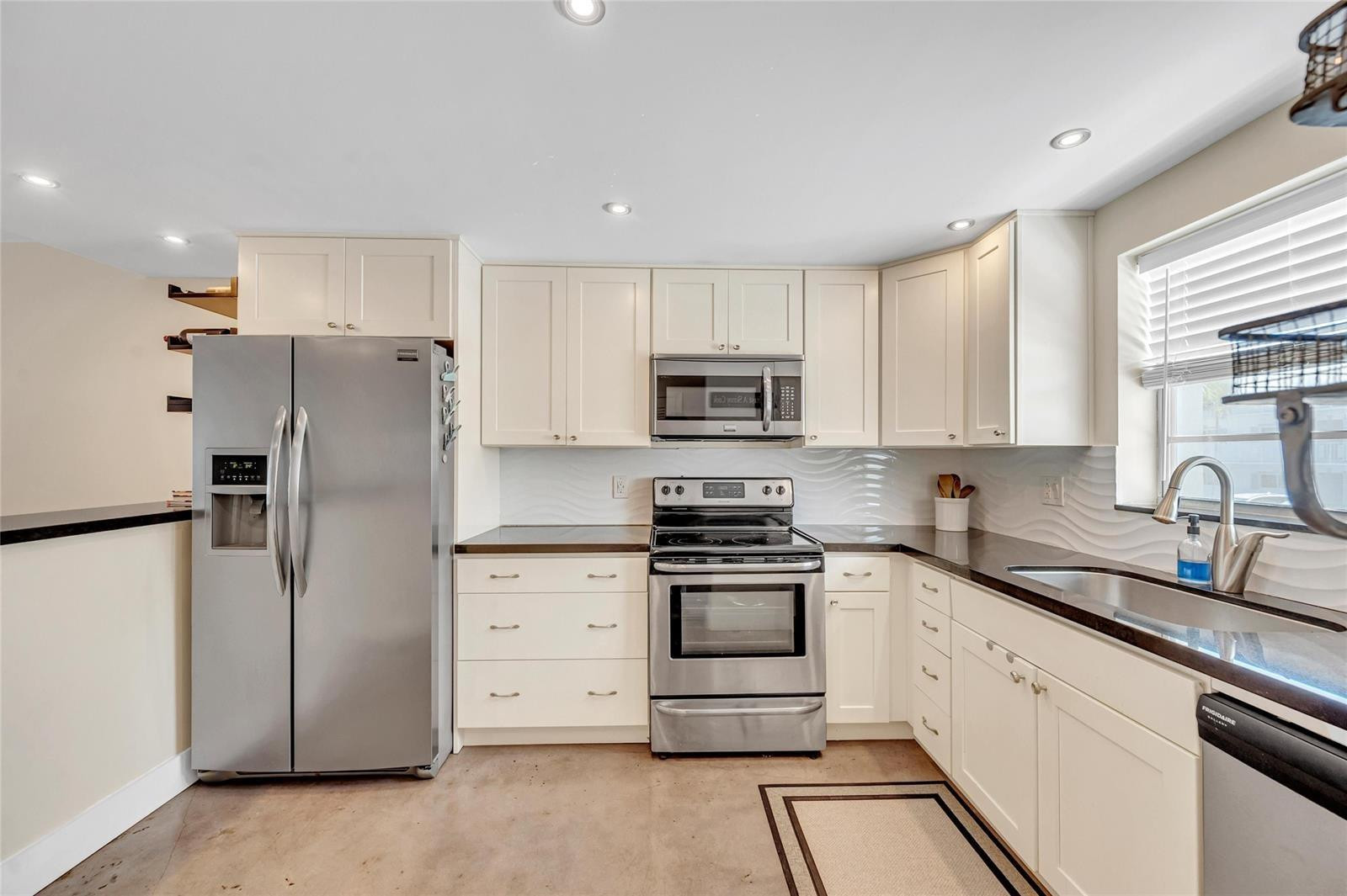 Ridgeview Towers Condo - Residential Lease