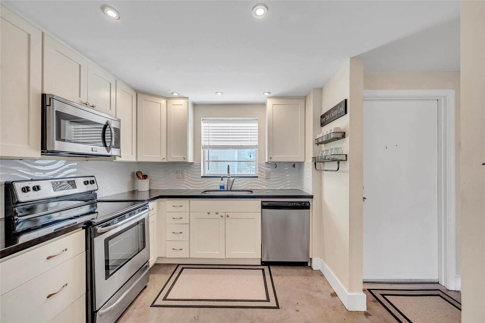 Ridgeview Towers Condo - Residential Lease