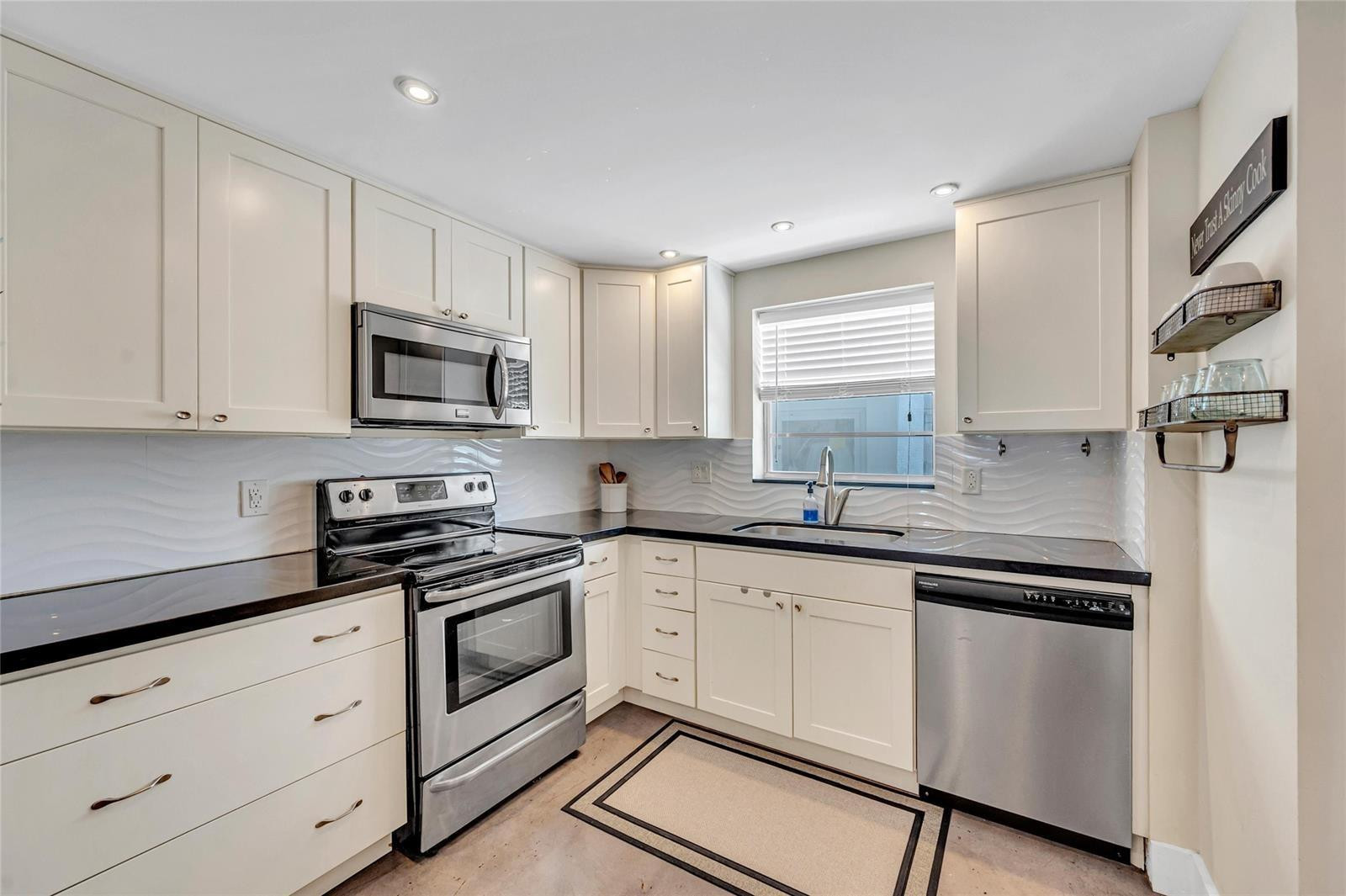 Ridgeview Towers Condo - Residential Lease