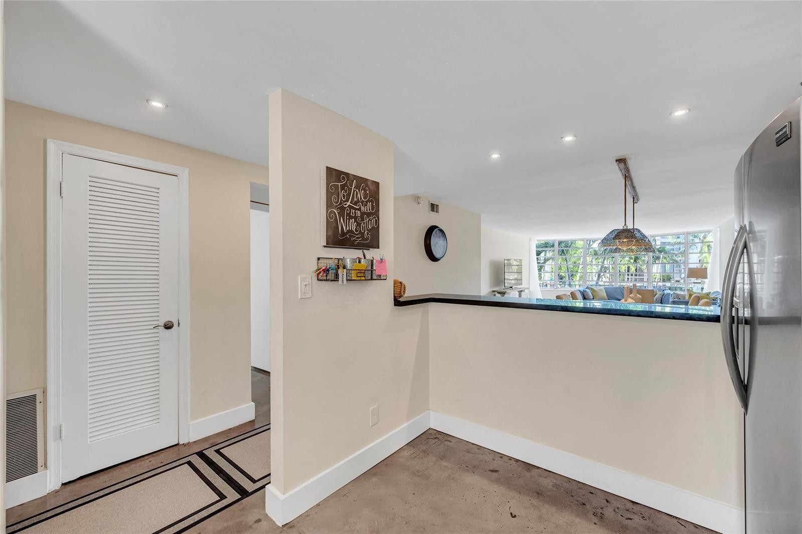 Ridgeview Towers Condo - Residential Lease