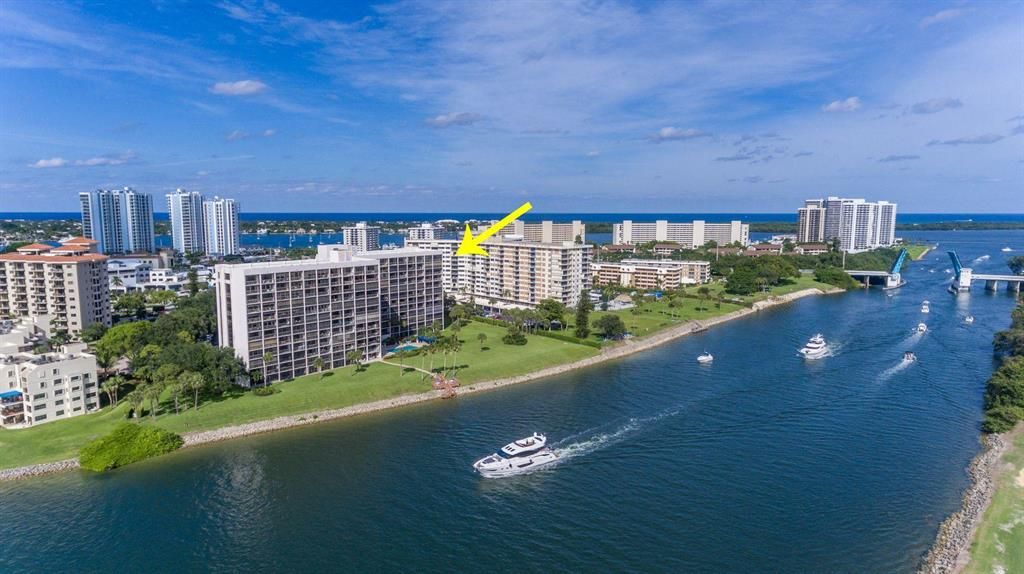 Photo of 356 Golfview Road #Ph-3, North Palm Beach, FL 33408 (MLS # R10723989)