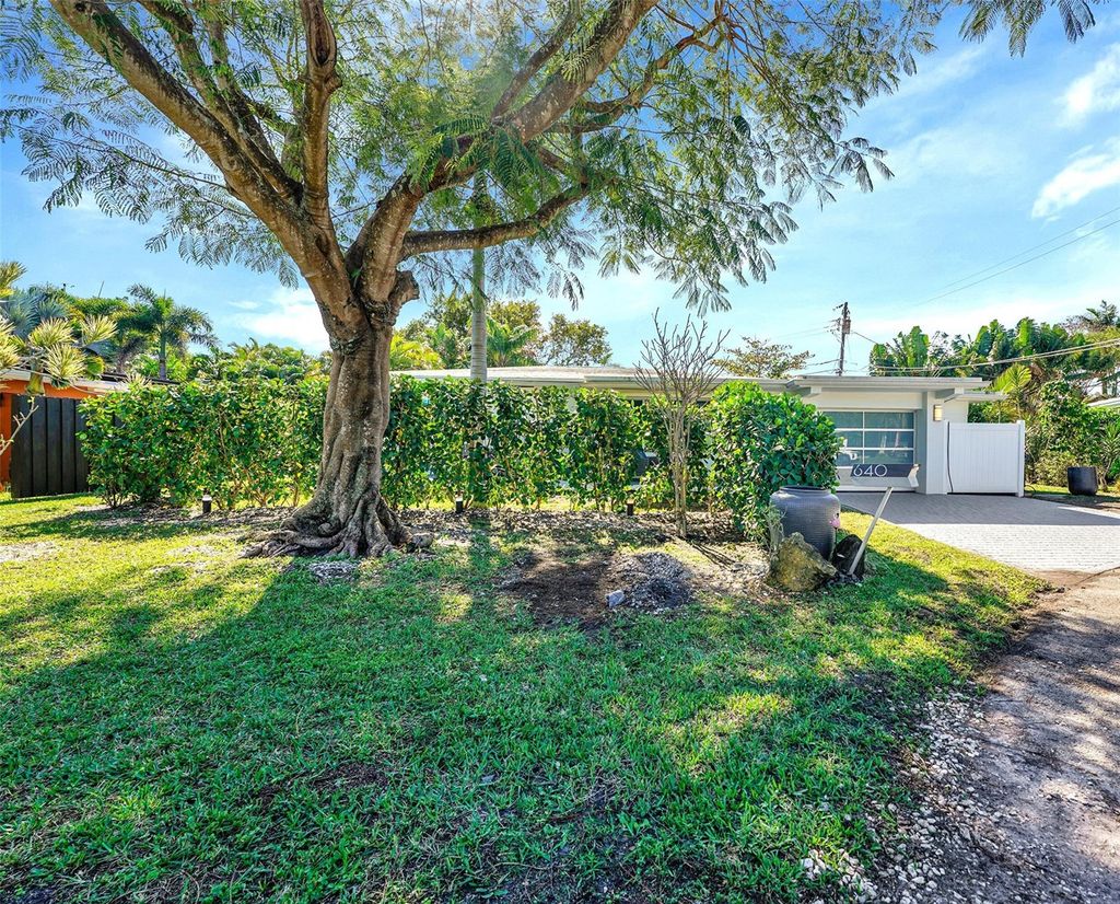 Photo of 640 NW 30th Street, Wilton Manors, FL 33311 (MLS # F10552187)