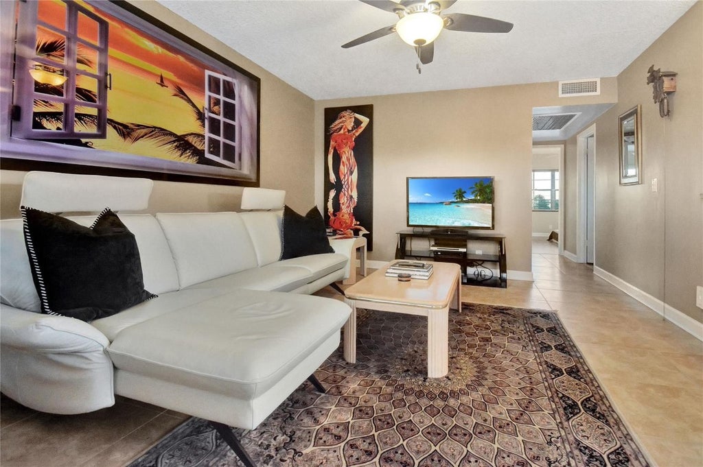 Photo of 33 Fanshaw A #33, Boca Raton, FL 33434 (MLS # F10539053)