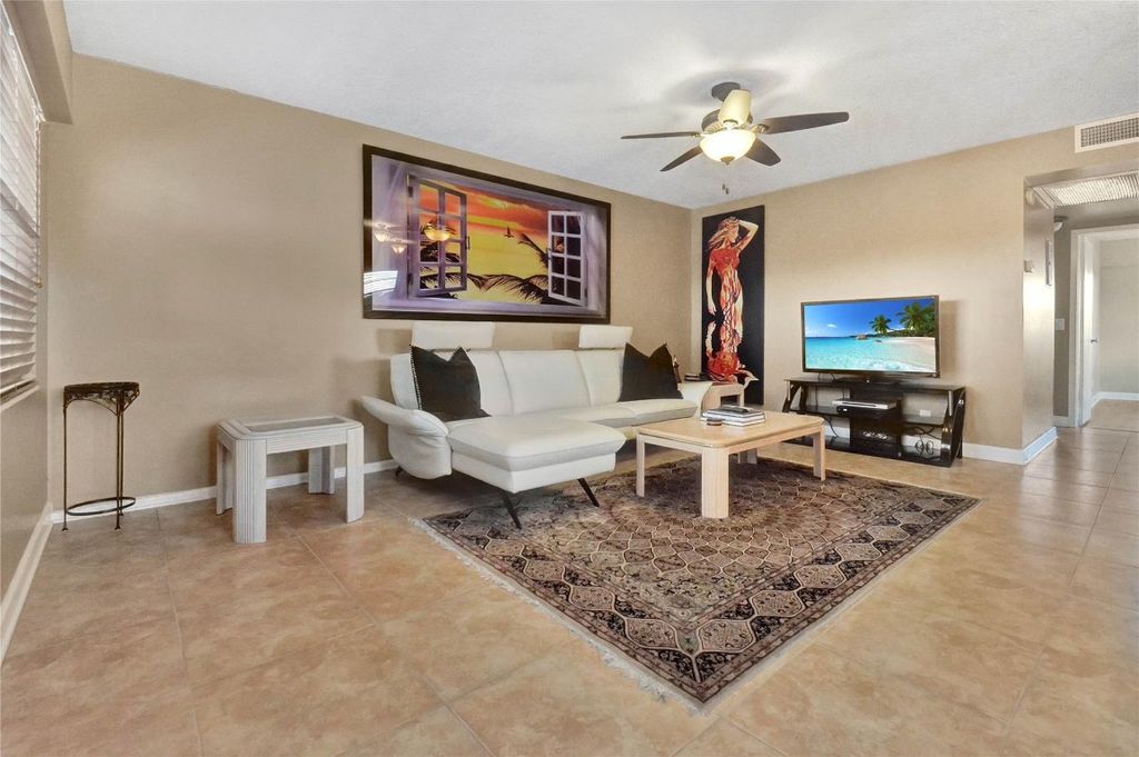 Photo of 33 Fanshaw A #33, Boca Raton, FL 33434 (MLS # F10539053)