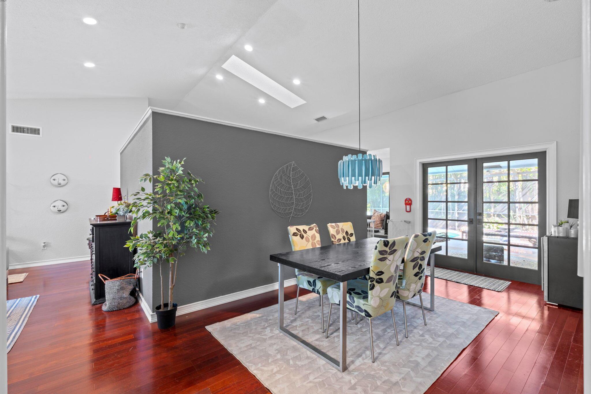 SUGAR POND MANOR OF WELLI - Residential Lease