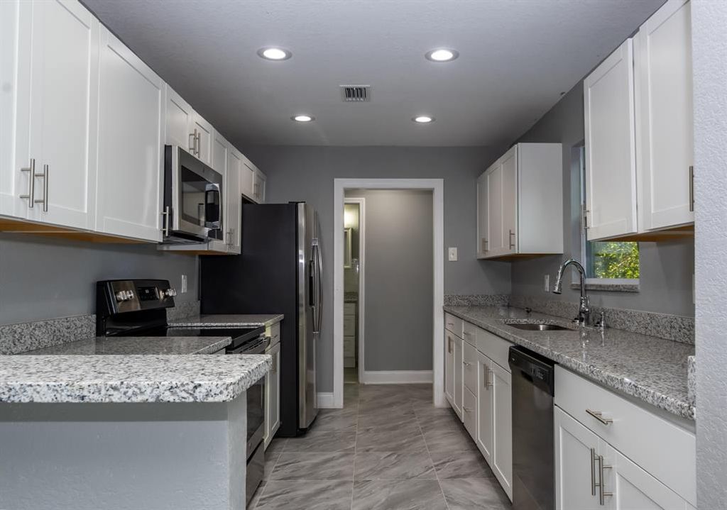 Photo of 1116 S 7th Street, Fort Pierce, FL 34950 (MLS # R10714573)