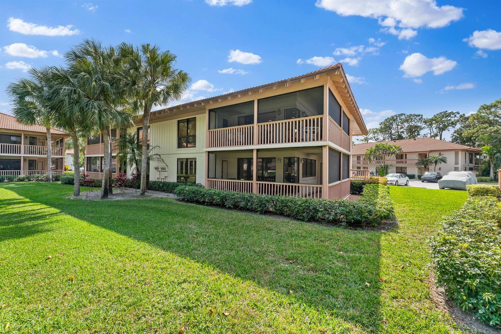 Photo of 315 Brackenwood Circle #315, Palm Beach Gardens, FL 33418 (MLS # R10956818)