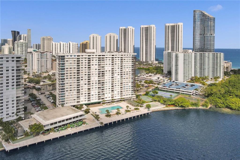 ARLEN HOUSE - Residential